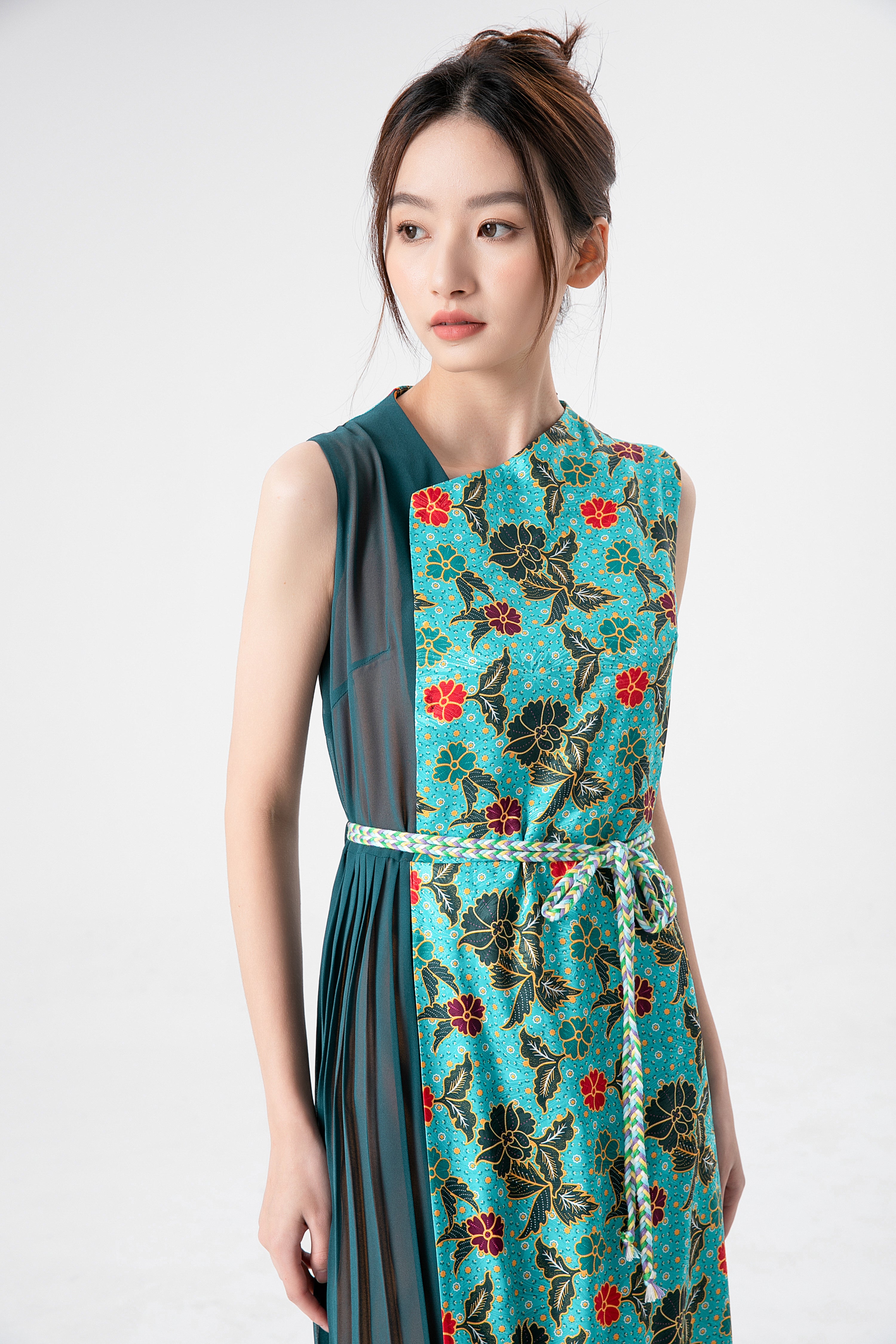 SAMMY Blue Printed Batik Pleated Dress